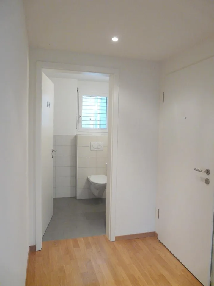 Moderne 3.5-Z'Wohnung mit Loggia – Foto 2 von 9