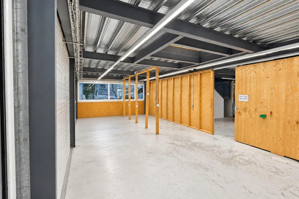 Vielseitige Industrie- und Gewerbeliegenschaft An attraktivem Standort – Foto 8 von 24