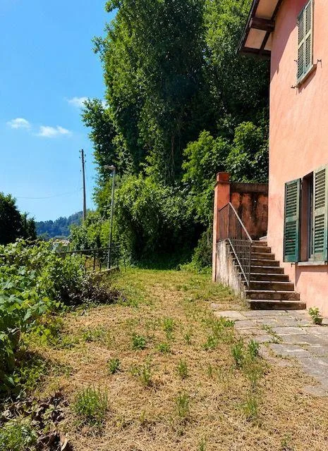 Terreno edificabile vista lago – foto 2 di 3