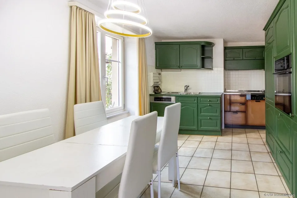 Casa unifamiliare con due appartamenti, fienile e uso polivalente – foto 3 di 23