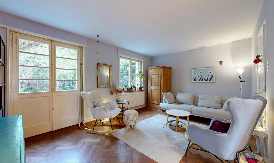 Attraktives 5-Zimmer Doppeleinfamilienhaus mit pflegeleichtem Garten – Foto 2 von 11
