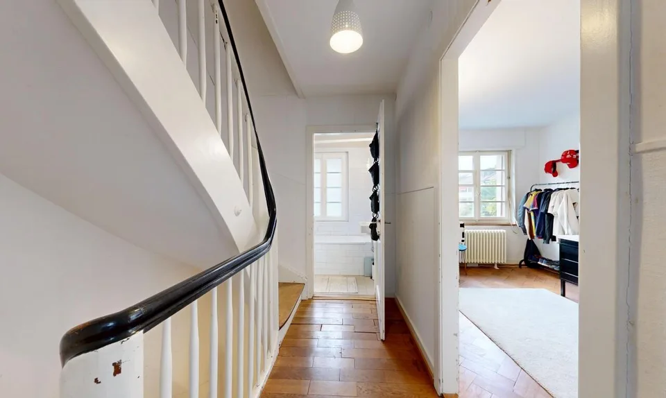 Attraktives 5-Zimmer Doppeleinfamilienhaus mit pflegeleichtem Garten – Foto 8 von 11