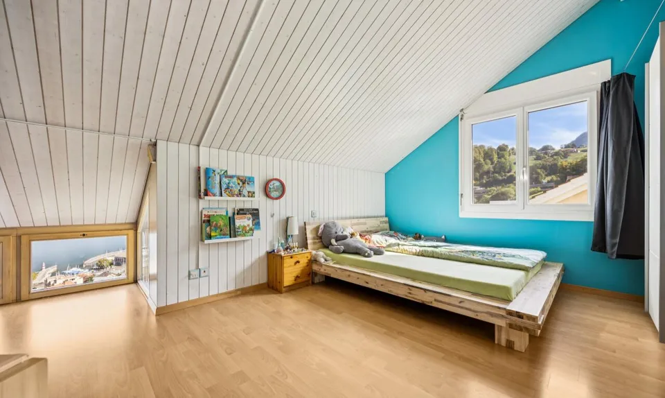 6.5-Zimmer-Einfamilienhaus mit Einliegerstudio und Seesicht – Foto 8 von 11