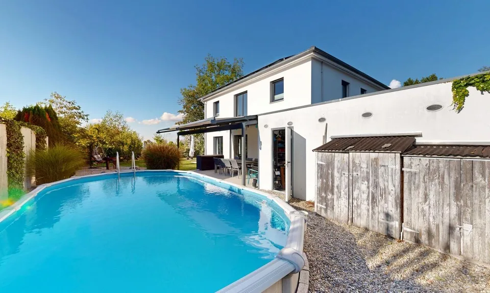 Oasi privata: esclusiva casa unifamiliare di 6,5 locali con piscina – foto 2 di 11