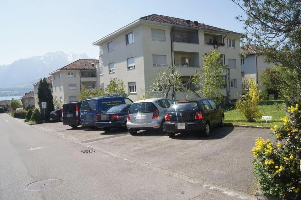 Parkplatz in Hünibach – Foto 2 von 2