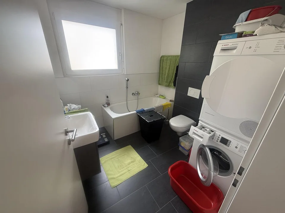 moderne 3.5 Zimmerwohnung an zentraler Lage – Foto 5 von 6