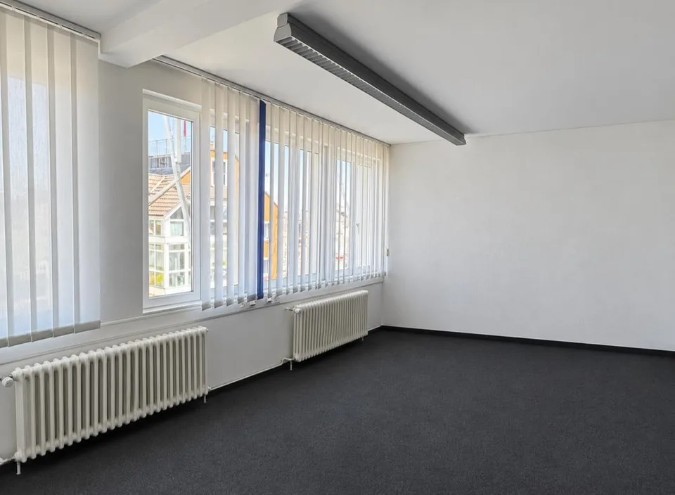 Helle und vielseitig nutzbare Büroflächen zu vermieten – Foto 2 von 5