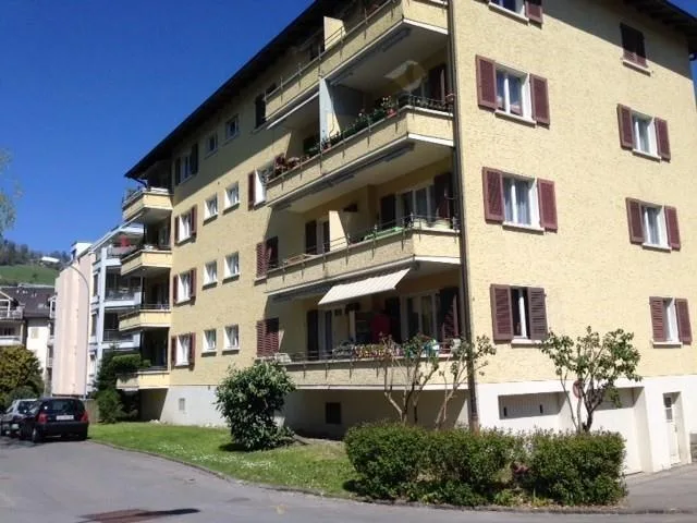 Wohnen im Grünen & zentral; 3-Zimmer-Wohnung mit guter ÖV-Verbindung – foto 4 di 8