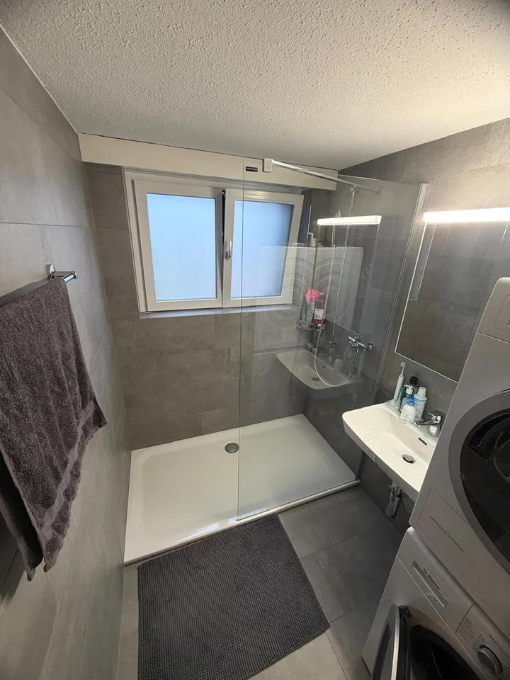 Heimelige 2.5-Zimmerwohnung im Dachgeschoss! – Foto 5 von 7