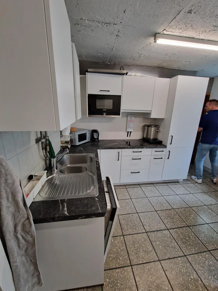 Befahrbare Gewerbefläche im EG mit Büro in Dübendorf – photo 4 sur 11