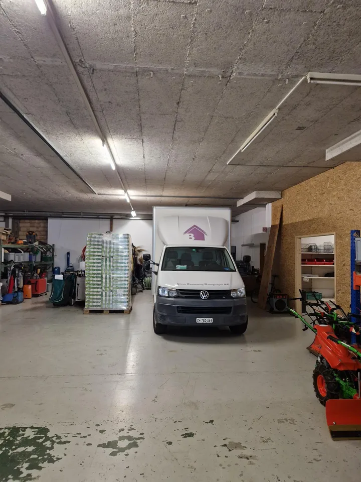 Befahrbare Gewerbefläche im EG mit Büro in Dübendorf – photo 8 sur 11