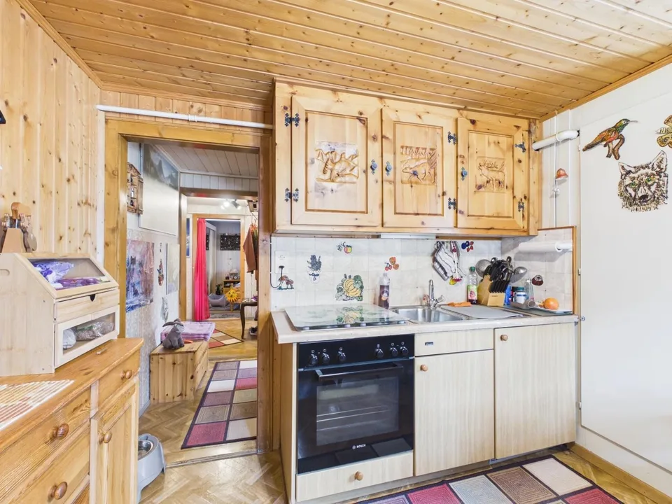 Traditional Valais house with charm and potential – photo 9 of 22