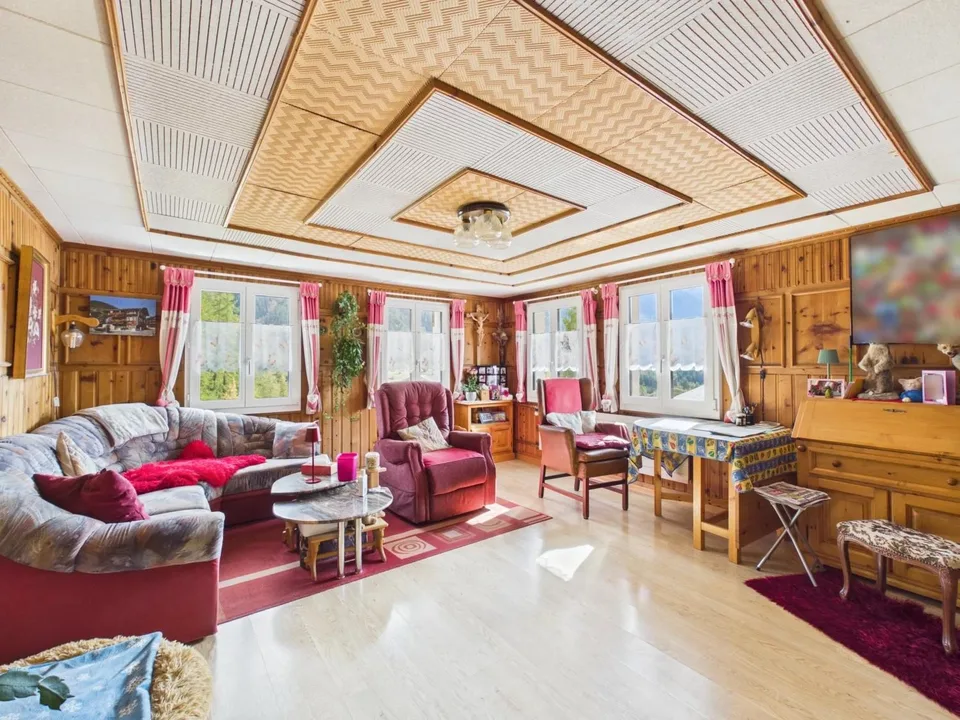 Traditional Valais house with charm and potential – photo 12 of 22