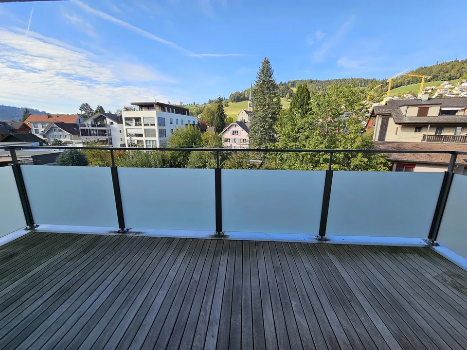 Helle und moderne 4½-Zimmer-Wohnung an zentraler Lage – foto 11 di 17