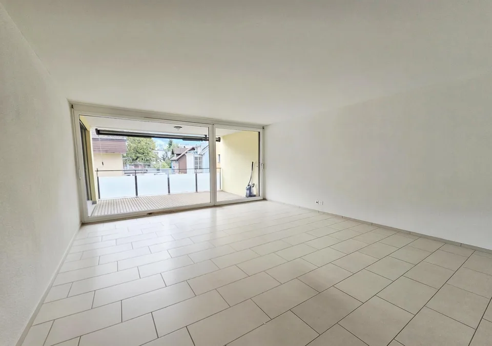 Helle und moderne 4½-Zimmer-Wohnung an zentraler Lage – foto 4 di 17