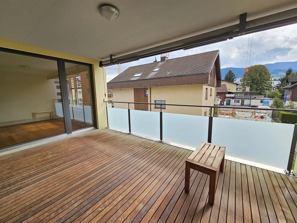 Helle und moderne 4½-Zimmer-Wohnung an zentraler Lage – foto 3 di 17