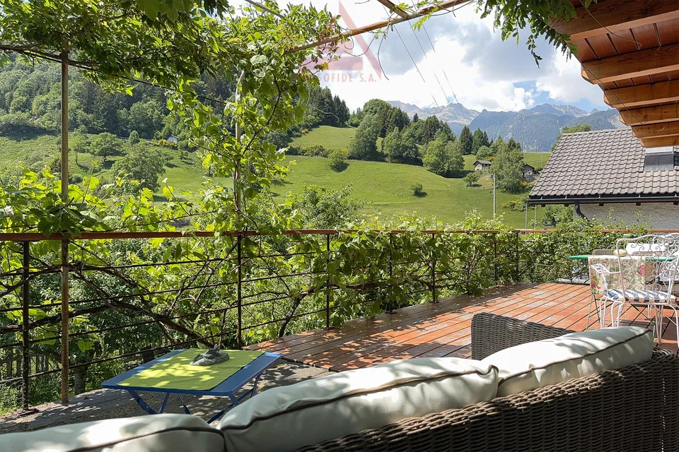Paradies mit 4.5 Zimmern in Buseno / Paradiso di 4.5 locali a Buseno – foto 2 di 13