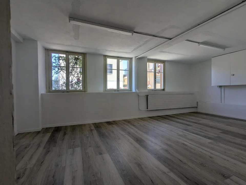 Top Gelegenheit mit 2 Garagen – Foto 9 von 16