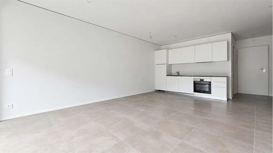 Moderno appartamento 2.5 locali con terrazza nella Residenza Due Laghi – Foto 7 von 13