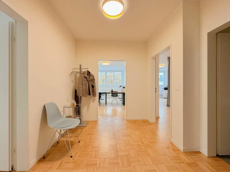 Zentrale Büroräumlichkeit im Herzen der Luzerner Neustadt – Foto 2 von 7