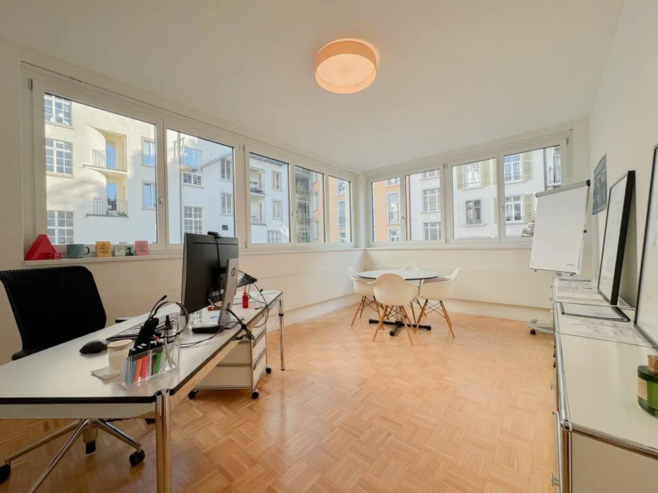 Zentrale Büroräumlichkeit im Herzen der Luzerner Neustadt – Foto 3 von 10