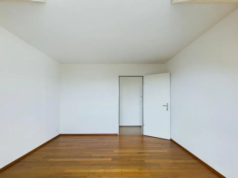 Dachwohnung am Südhang mit Weitblick – Foto 9 von 14
