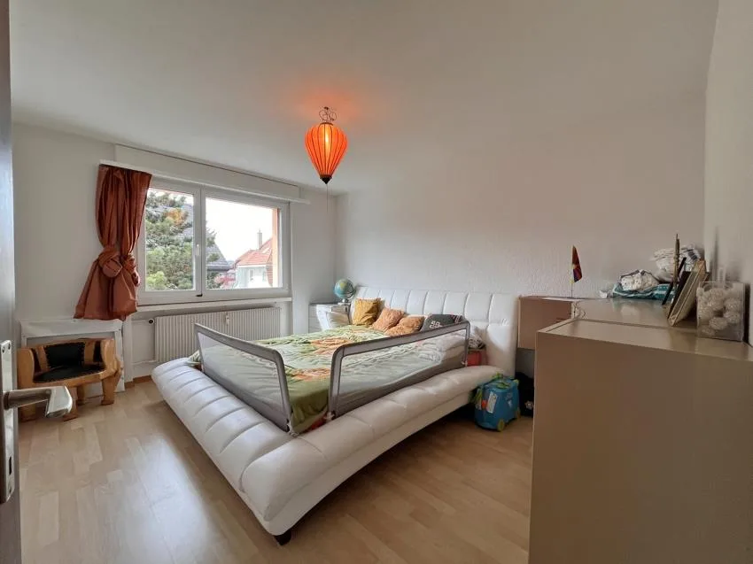 gepflegte 4.5 Zimmer Wohnung an zentraler Lage – Foto 10 von 20