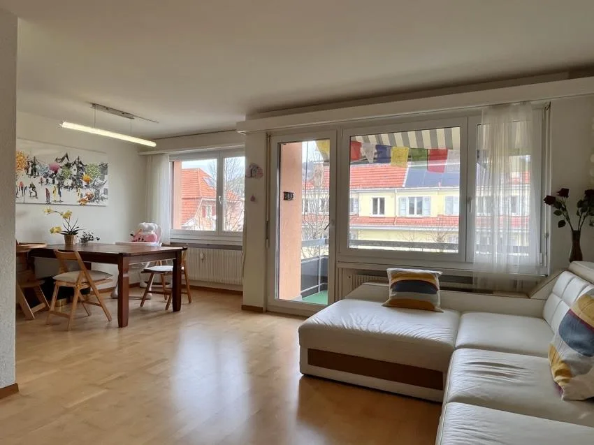gepflegte 4.5 Zimmer Wohnung an zentraler Lage – Foto 8 von 20