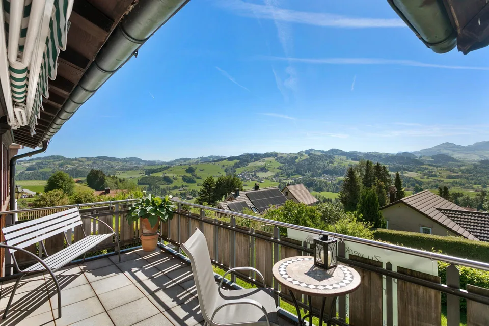 4.5-Zimmer-Wohnung mit traumhaftem Weitblick – Foto 10 von 15