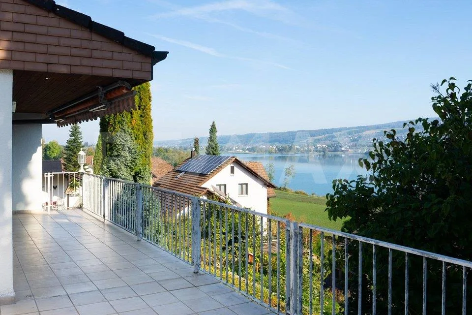 Maison individuelle de 6½ pièces indépendante avec vue sur le lac de Baldegger – photo 2 sur 13