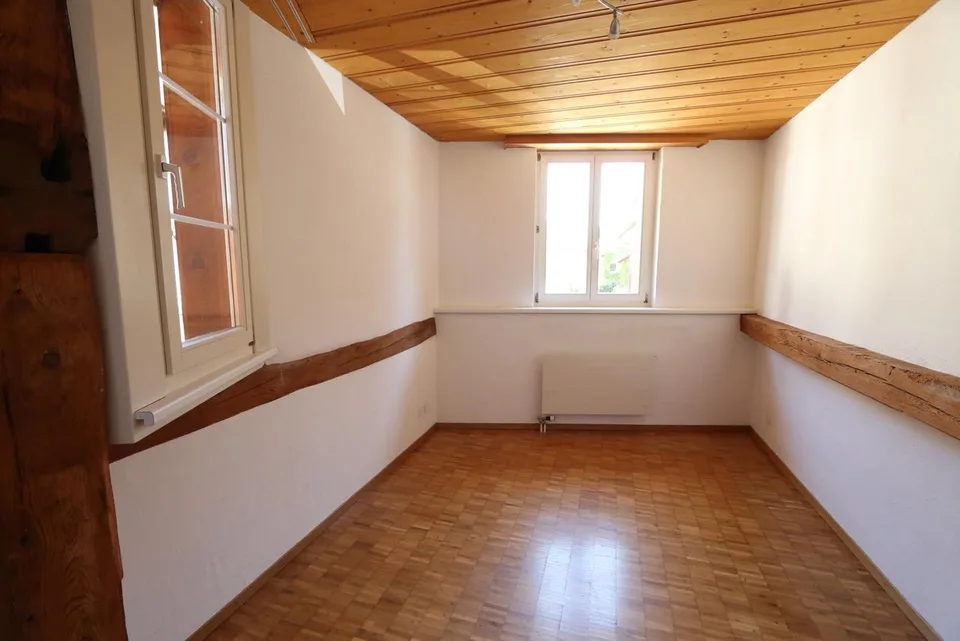 Städtliwohnung mit grosser Terrasse und wunderschönen Sichtbalken – photo 6 sur 9