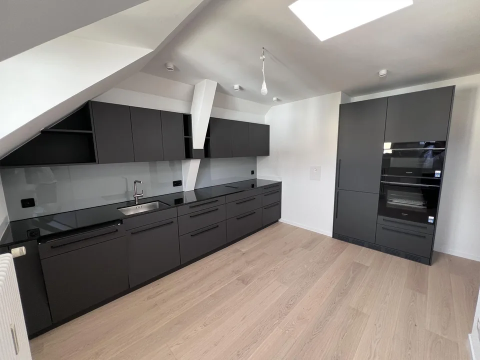 6-Zimmer Dachwohnung – Foto 3 von 15