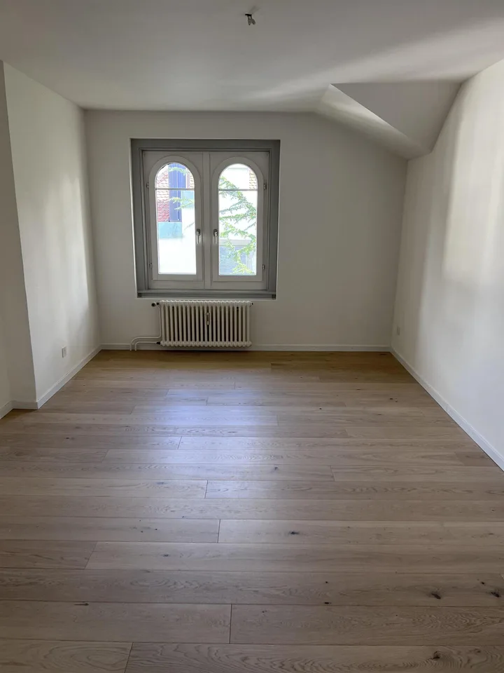 6-Zimmer Dachwohnung – Foto 4 von 15