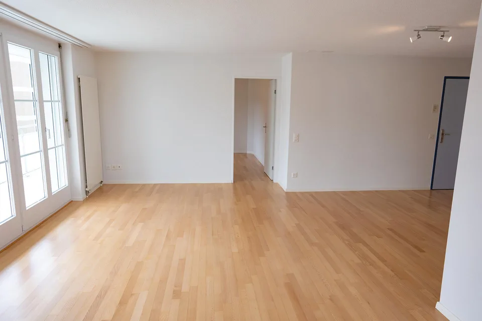 Schöne 3-Zi Wohnung an ruhiger und zentraler Lage – Foto 3 von 15