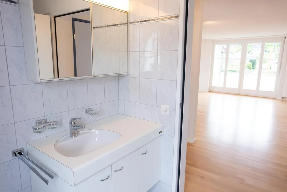 Schöne 3-Zi Wohnung an ruhiger und zentraler Lage – Foto 7 von 15