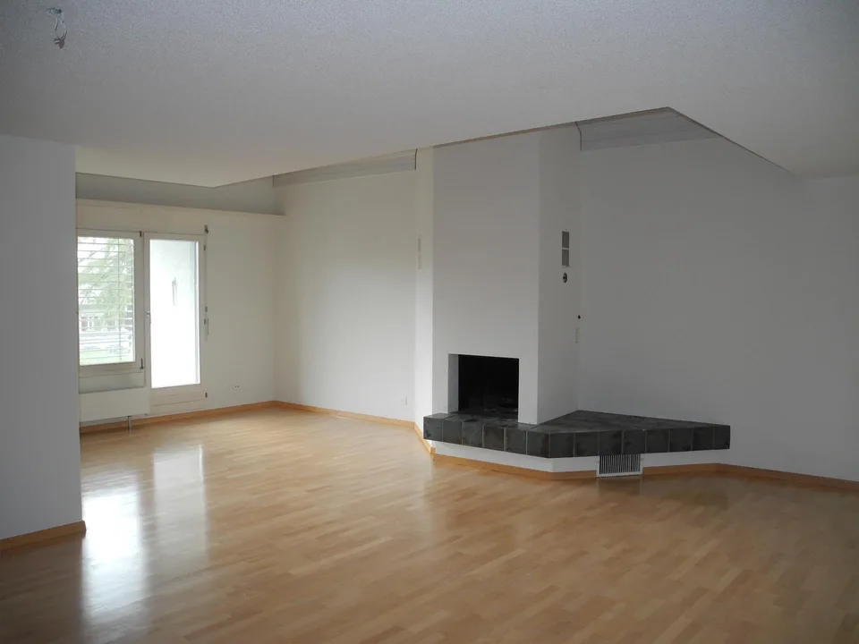 Gemütliche 5.5-Zi-Maisonette-Whg mit Cheminée und Waschturm! – Foto 3 von 13