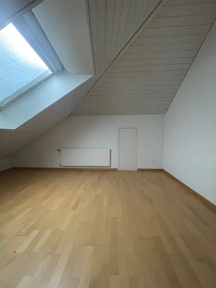 Gemütliche 5.5-Zi-Maisonette-Whg mit Cheminée und Waschturm! – Foto 12 von 13