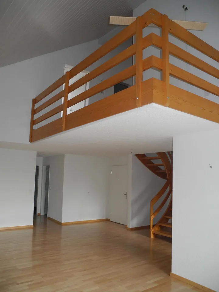 Gemütliche 5.5-Zi-Maisonette-Whg mit Cheminée und Waschturm! – Foto 4 von 13