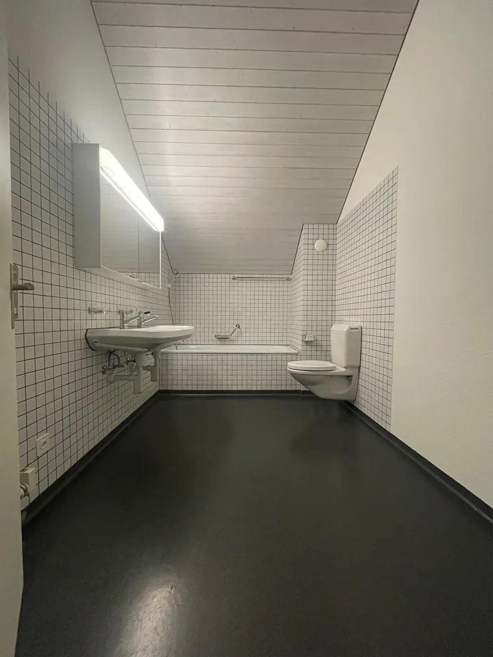 Gemütliche 5.5-Zi-Maisonette-Whg mit Cheminée und Waschturm! – Foto 11 von 13