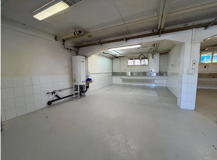 170m2 Gewerberaum in Münsingen – Foto 4 von 6