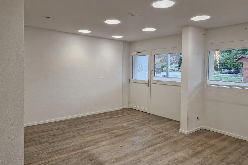 Sehr zentral – nahe A3 und ÖV – photo 3 sur 11