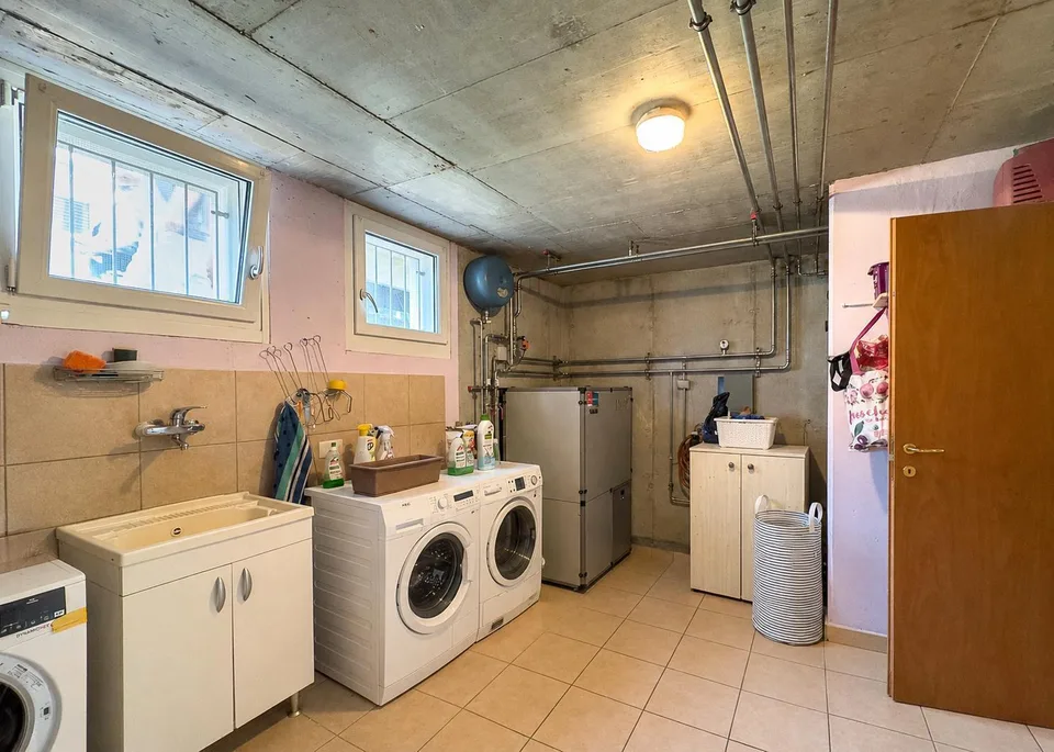 Casa bifamiliare con grande giardino a Morbio Inferiore – foto 12 di 17