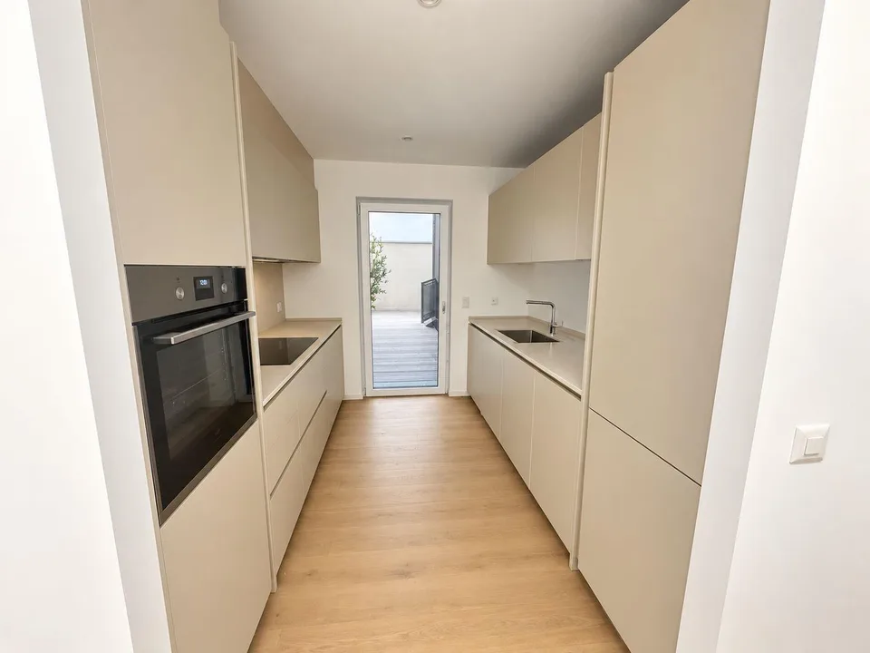 MENDRISIO - Geräumige 4.5-Zimmer-Wohnung mit Studio, privater Waschküche, Terrasse und Garten – Foto 2 von 14