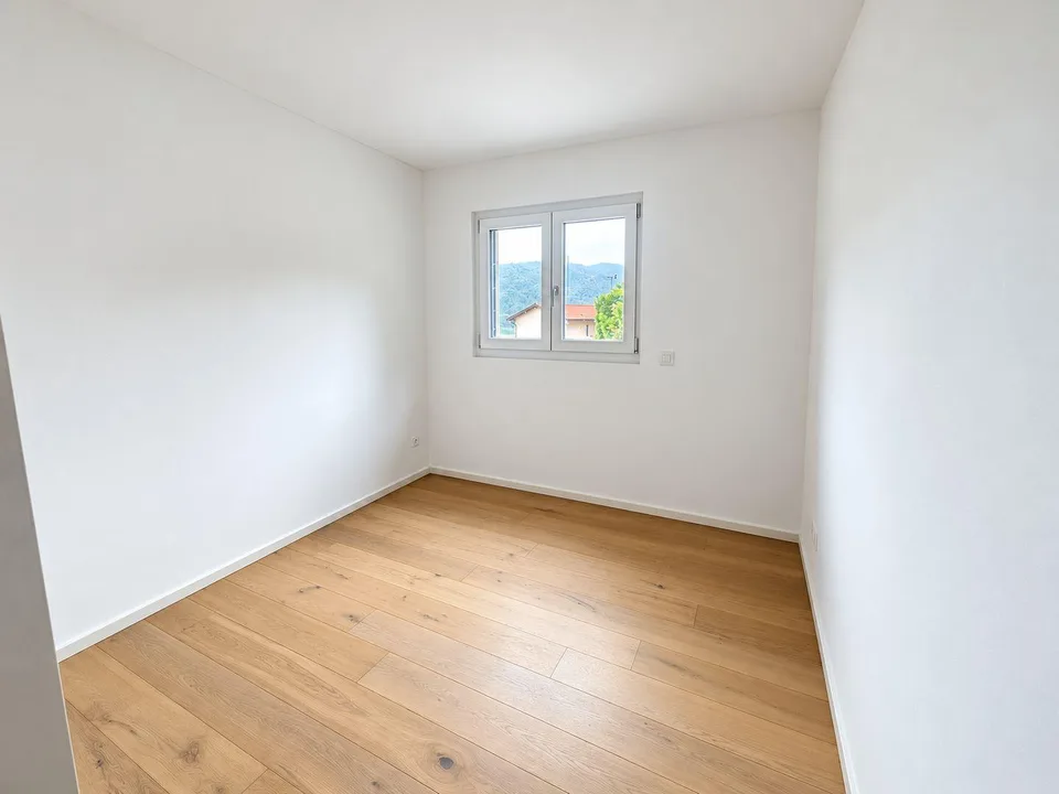 MENDRISIO - Geräumige 4.5-Zimmer-Wohnung mit Studio, privater Waschküche, Terrasse und Garten – Foto 11 von 14