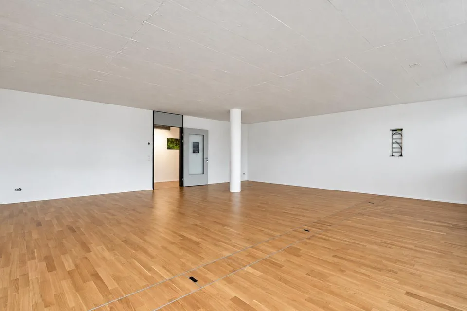 Moderne Gewerbefläche an zentraler Lage in Gümligen – foto 3 di 6