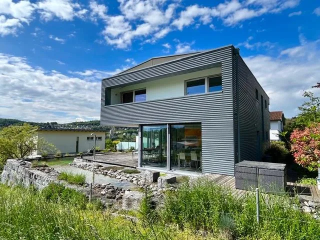 Wohnen mit Weitblick - 5.5-Zimmer-Einfamilienhaus mit Naturpool. – foto 15 di 17