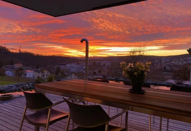 Wohnen mit Weitblick - 5.5-Zimmer-Einfamilienhaus mit Naturpool. – foto 16 di 17