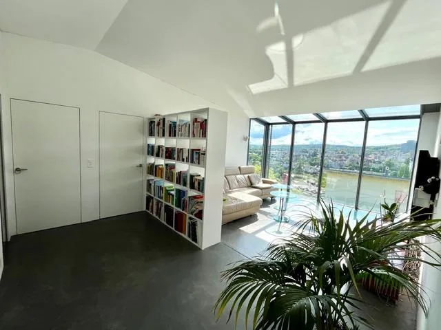 Wohnen mit Weitblick - 5.5-Zimmer-Einfamilienhaus mit Naturpool. – foto 4 di 17