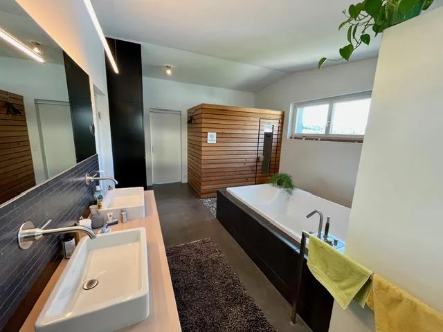 Wohnen mit Weitblick - 5.5-Zimmer-Einfamilienhaus mit Naturpool. – foto 9 di 17