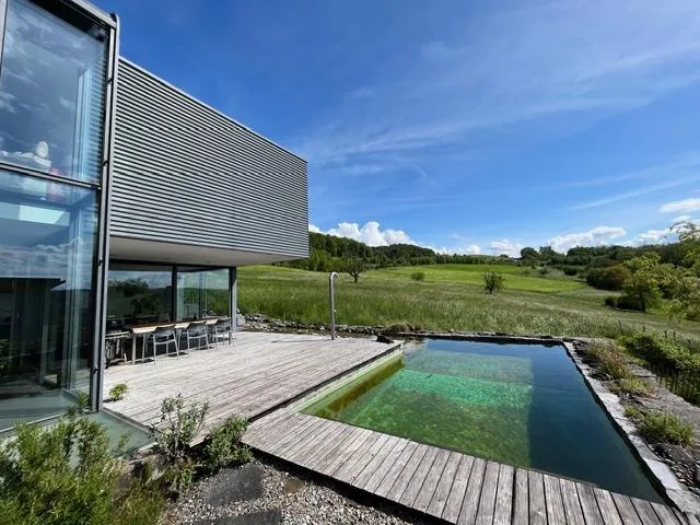 Wohnen mit Weitblick - 5.5-Zimmer-Einfamilienhaus mit Naturpool. – foto 14 di 17